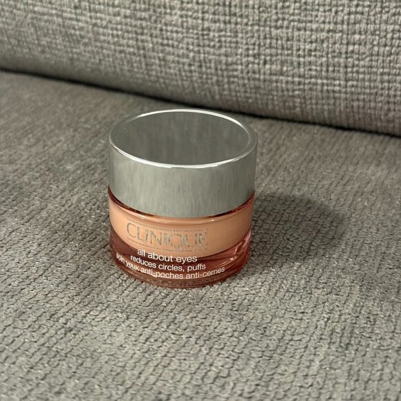 Clinique Set of 9 Skin Care/ Make Up Travel/Gift Set With Cosmetic Bag - Picture 5 of 13